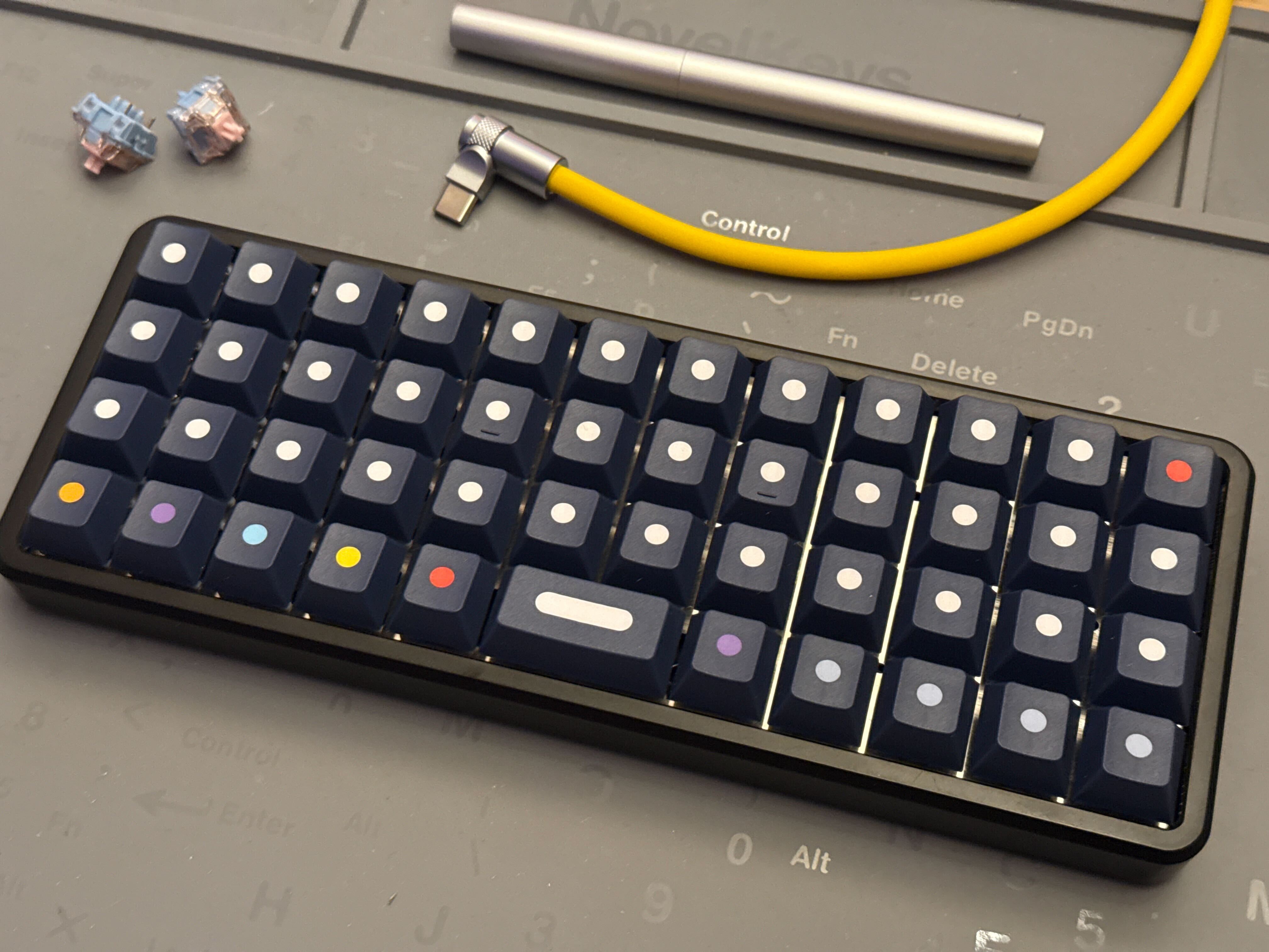 Acrylic keyboard case, front